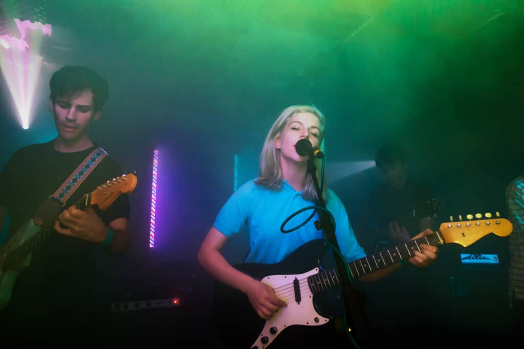 Alvvays playing live